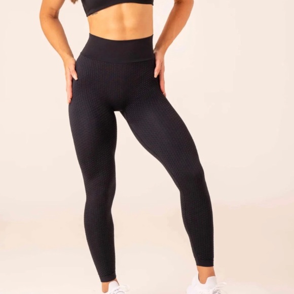 BUNDLE! Ryderwear scrunch booty leggings, and cheetah v butt shaping legging - Picture 6 of 12